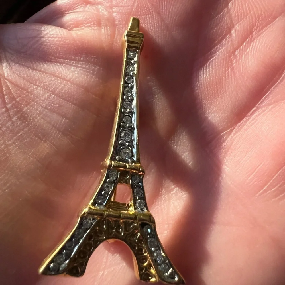 Vintage Goldtone Eiffel Tower Pin Brooch Rhinestone Accents